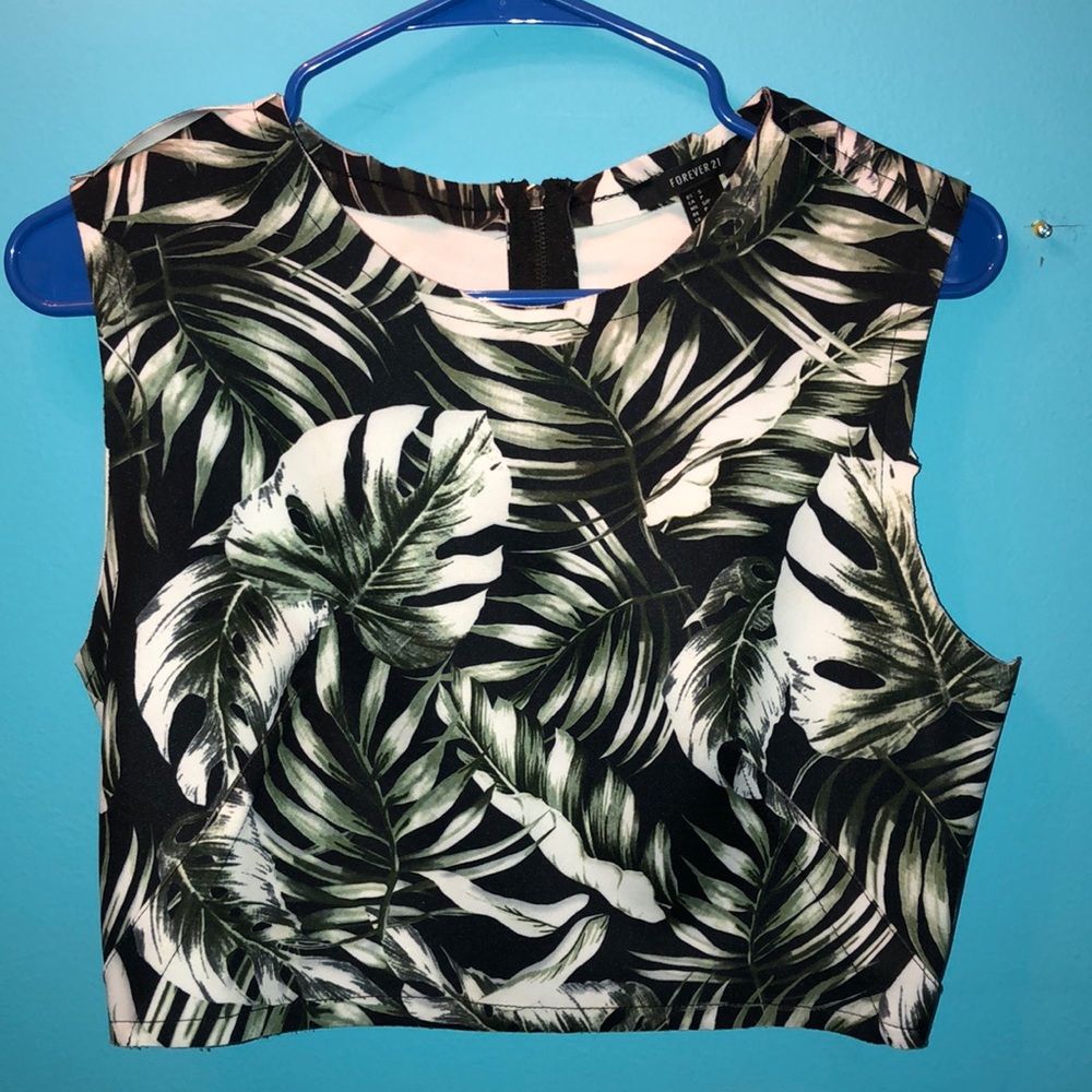 Leaf patterned crop top